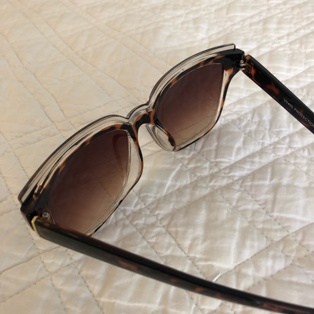 Tortoise Shell Color Sunglasses - Picture 3 of 6